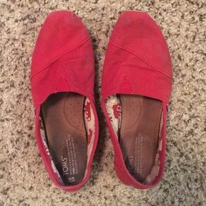 Red canvas Toms size 8